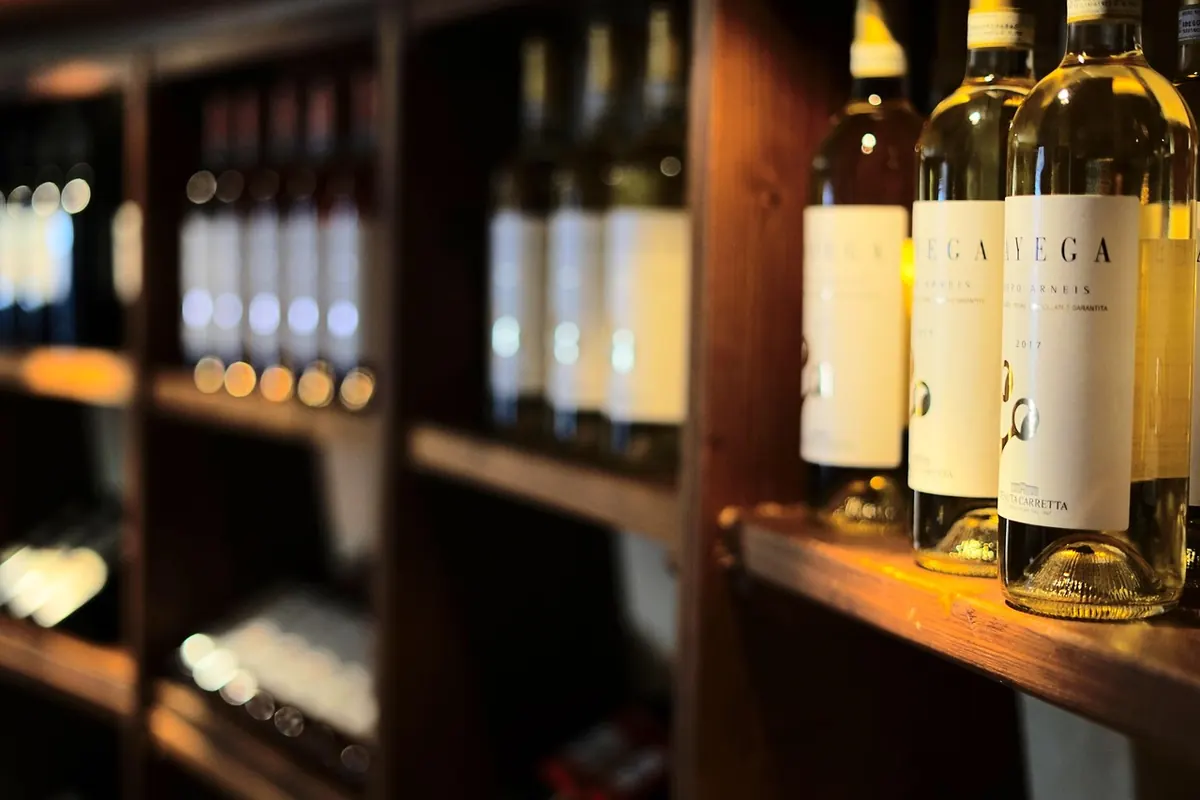 A Beginner's Guide to White Wine Styles: Crisp, Aromatic, Oaked and Sweet